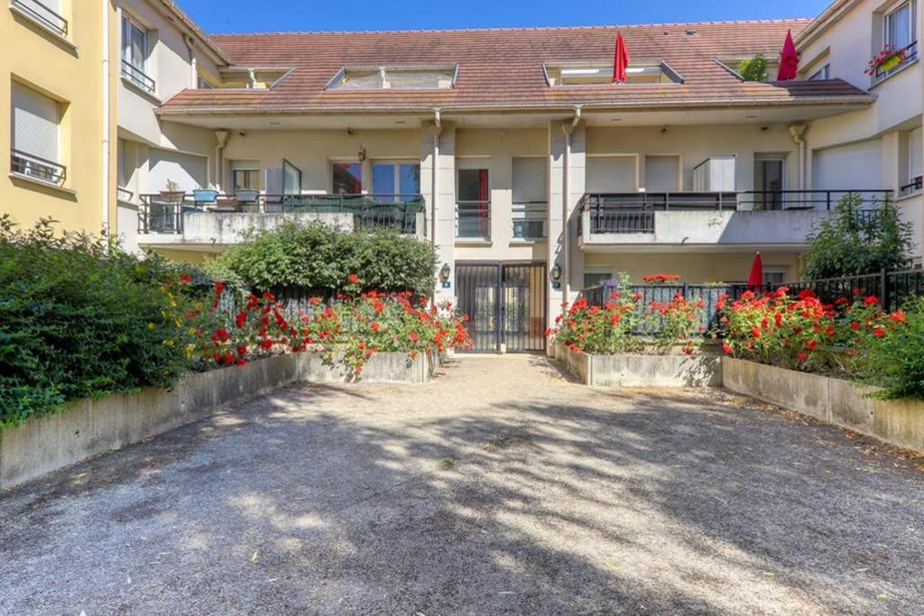 Amilly Park 6 Personnes 2 Chambres Pk Prive En Sous Sol Serris Exterior foto